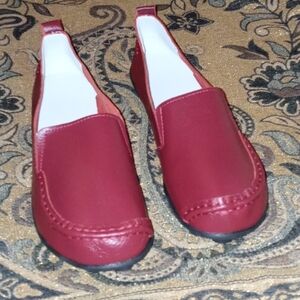 New Women's leather loafer size 10.5